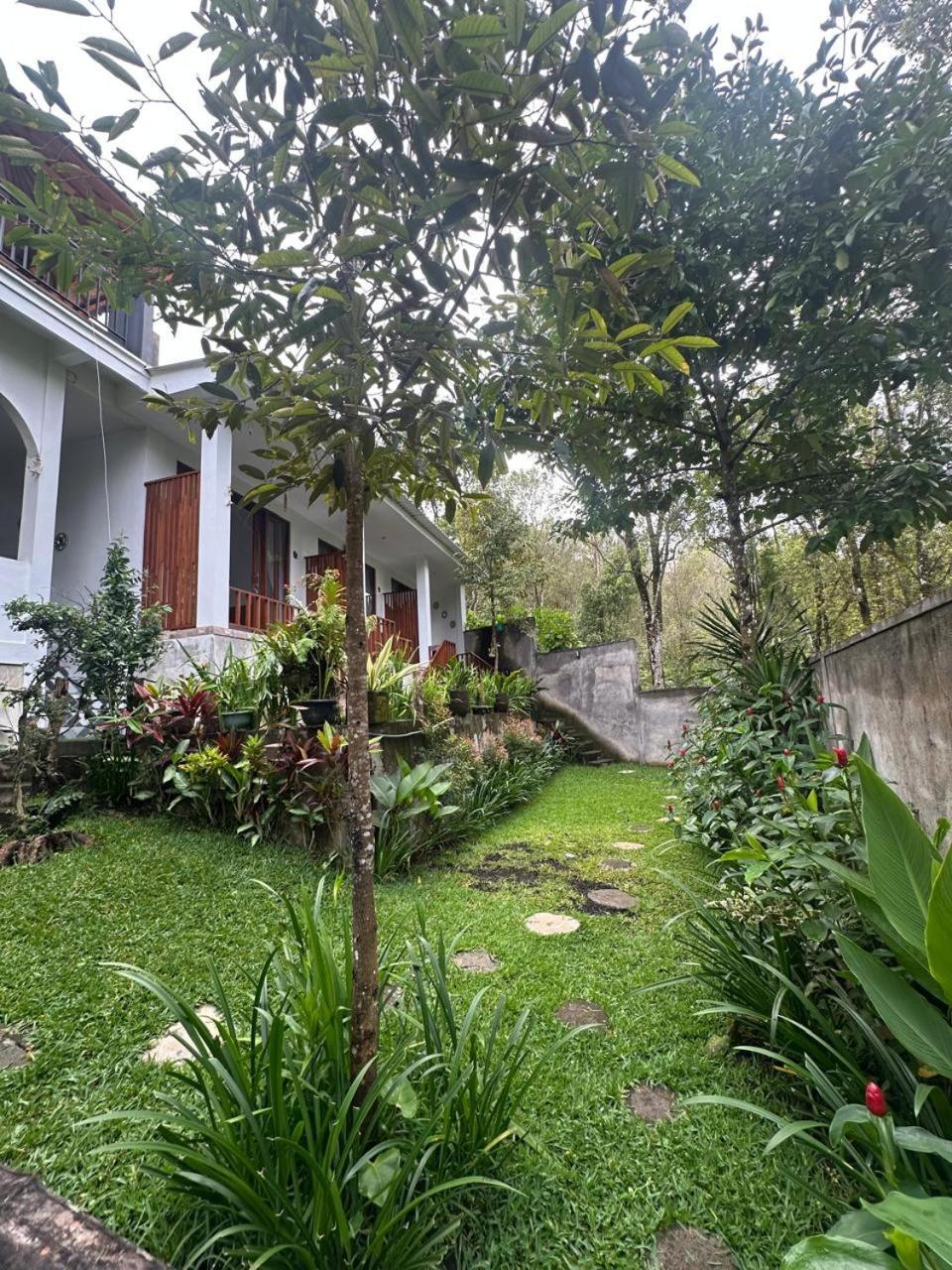 Umah Yugadi Bali Apartment Munduk Стая снимка